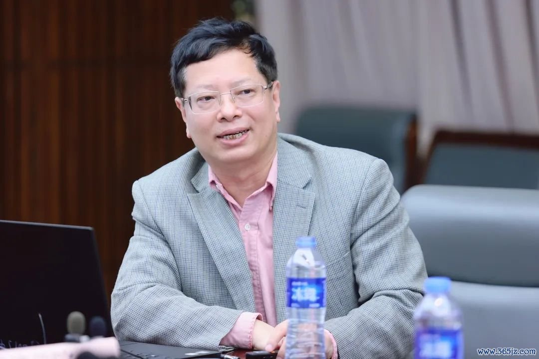 货币中心理论_选择数字货币的心理因素分析_货币因素有哪些