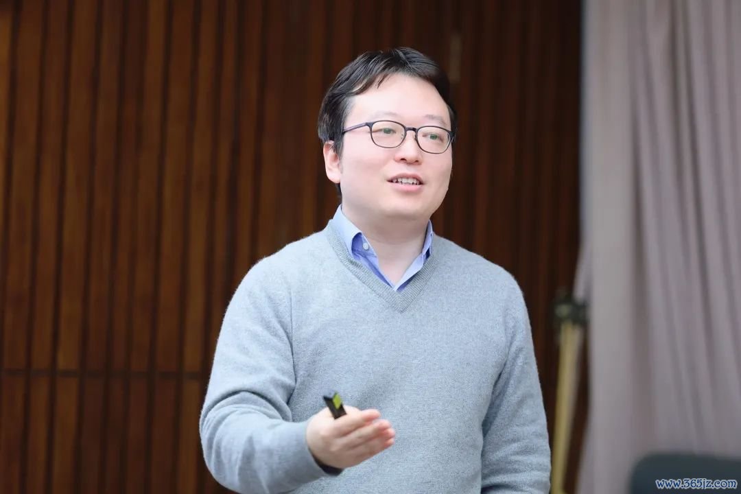 货币中心理论_选择数字货币的心理因素分析_货币因素有哪些